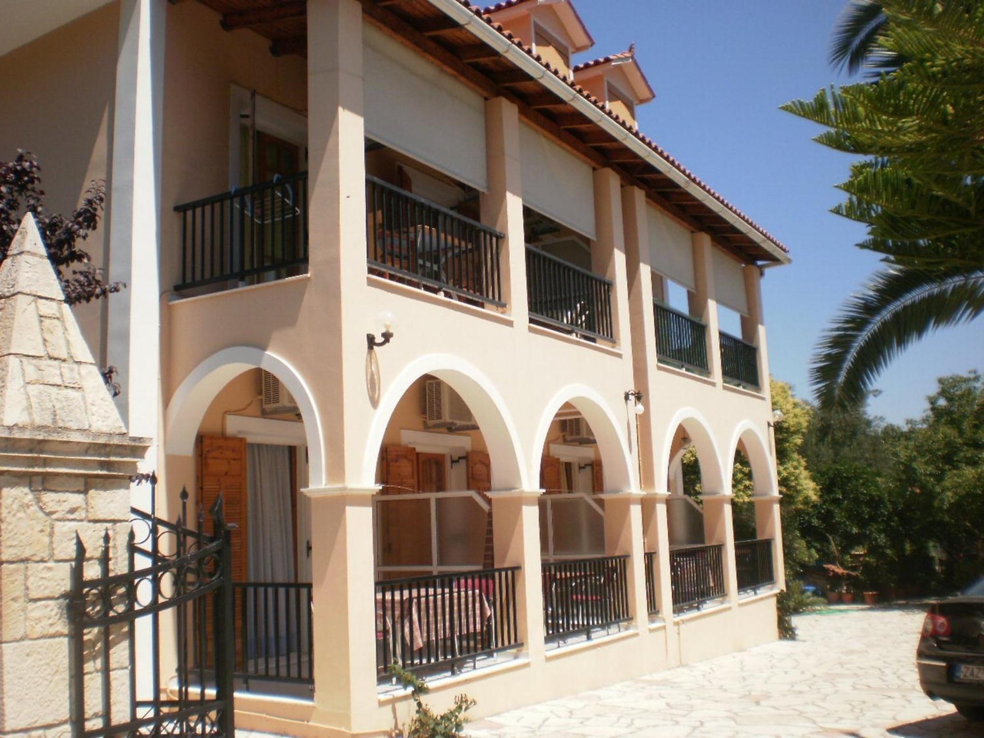Loukas Inn Family Resort Keri Rum bild